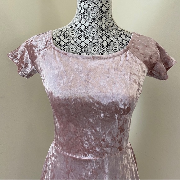 NWT LoveAdy Mauve Crushed Velvet Dress - Picture 2 of 5
